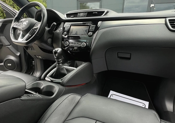 Nissan Qashqai cena 73900 przebieg: 106000, rok produkcji 2018 z Woźniki małe 742